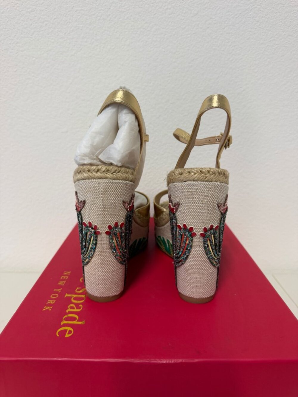 Kate Spade Dallas Old Gold Leather Cactus Embroidered Wedge Sandals 8.5M - Picture 4 of 8